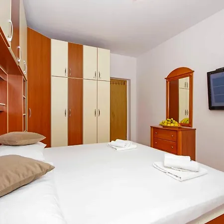 Apartment Karla Delux *