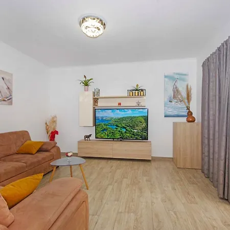 Karla Delux Apartment