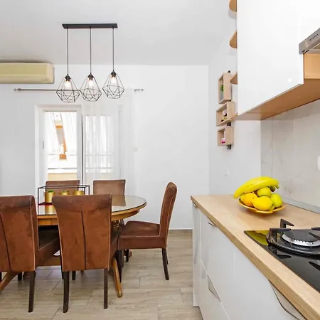 Karla Delux Apartment Makarska